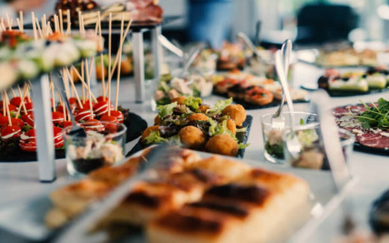 marketing strategies promoting restaurant for build up sales